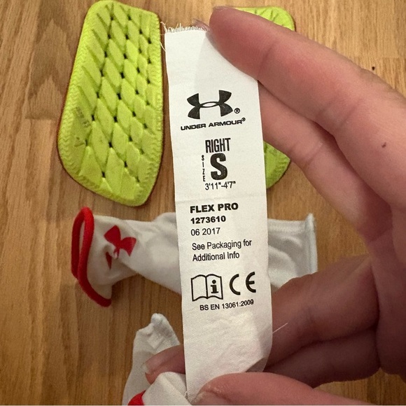 Under Armour Red and Yellow Shin Guards with Sleeves Flex Pro Small Kids - Picture 3 of 3